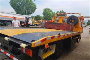 碑林区附近拖车电话号码服务